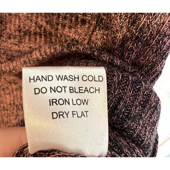 Haute Monde Mauve Short Sleeve Knit Top Medium Pocket Slit Sides Stretch NWT - Picture 7 of 8